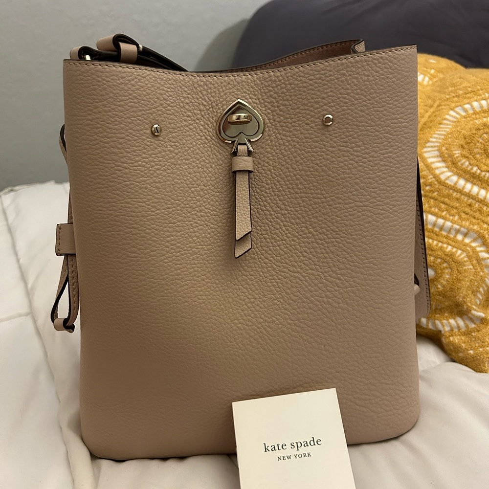 Kate Spade Large Bucket Bag 👜